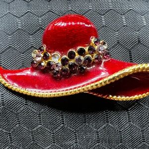 Vintage Red Enamel Hat Brooch with Rhinestones – Gold‑Tone Statement Pin Pendant